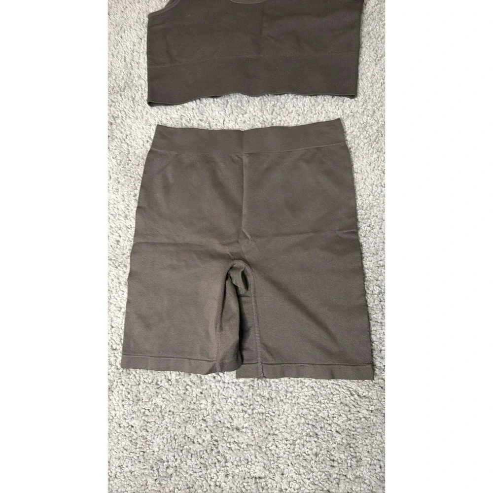 Women Seamless Ribbed 2 Piece L SHEIN  Workout Set Sports Bra and Shorts Brown